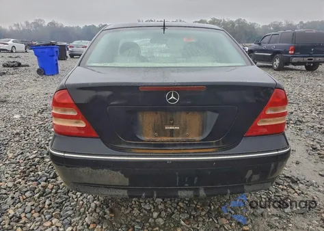 2001 Mercedes-Benz C 240 из США, поврежденный, VIN WDBRF61J31F076938